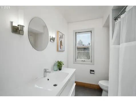 8115 SW 10th Avenue Portland OR 97219