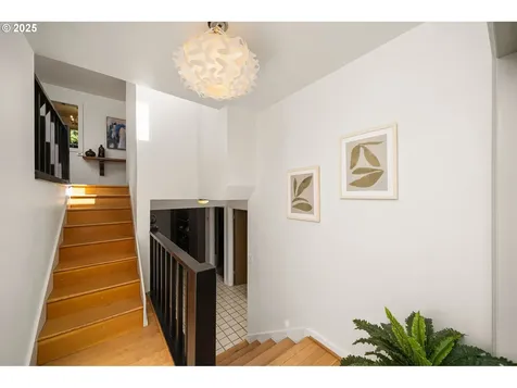 8115 SW 10th Avenue Portland OR 97219