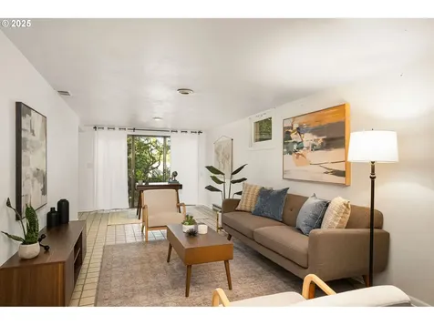 8115 SW 10th Avenue Portland OR 97219