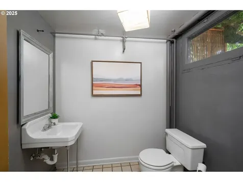 8115 SW 10th Avenue Portland OR 97219
