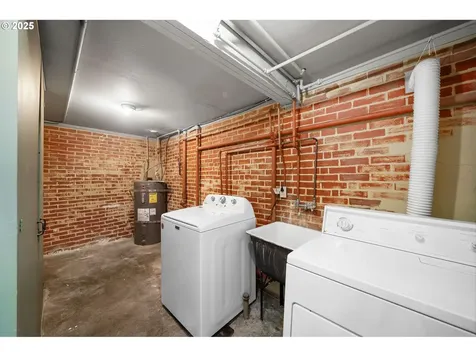8115 SW 10th Avenue Portland OR 97219