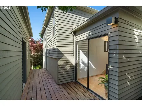 8115 SW 10th Avenue Portland OR 97219