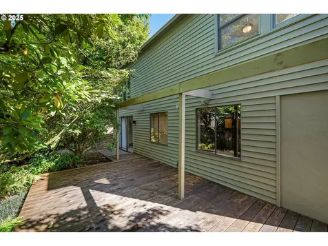 8115 SW 10th Avenue Portland OR 97219