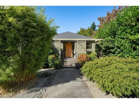 8115 SW 10th Avenue Portland OR 97219
