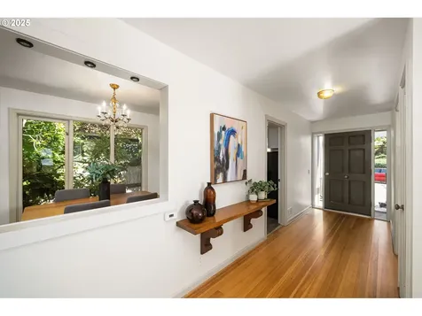 8115 SW 10th Avenue Portland OR 97219