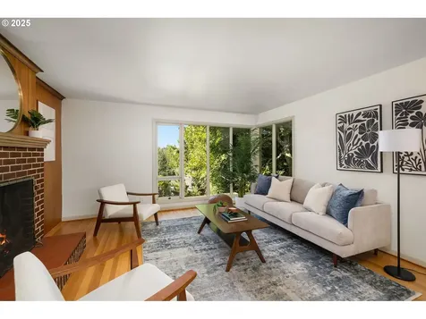 8115 SW 10th Avenue Portland OR 97219