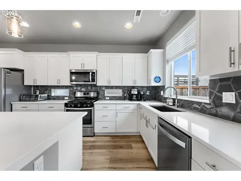 3503 NW 2nd Avenue Hillsboro OR 97124