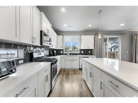3503 NW 2nd Avenue Hillsboro OR 97124