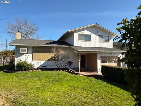 111 SE Cerrito Court Myrtle Creek OR 97457