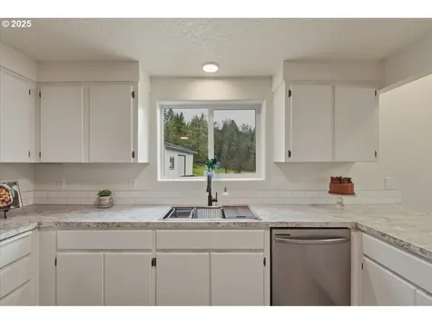 73345 Apiary Road Rainier OR 97048