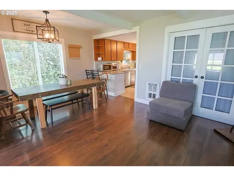 929 S 7th Street Coos Bay OR 97420