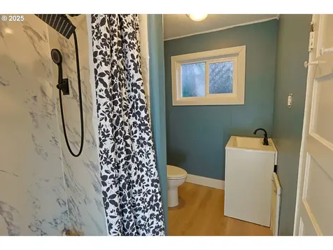 929 S 7th Street Coos Bay OR 97420