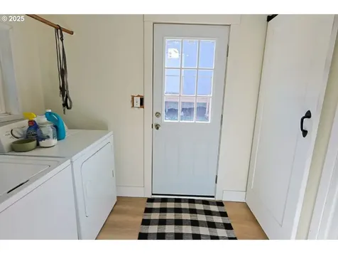929 S 7th Street Coos Bay OR 97420