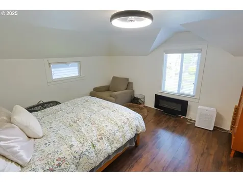 929 S 7th Street Coos Bay OR 97420