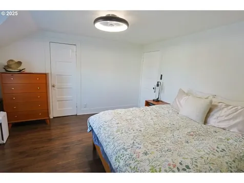 929 S 7th Street Coos Bay OR 97420