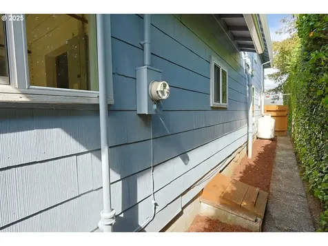 929 S 7th Street Coos Bay OR 97420