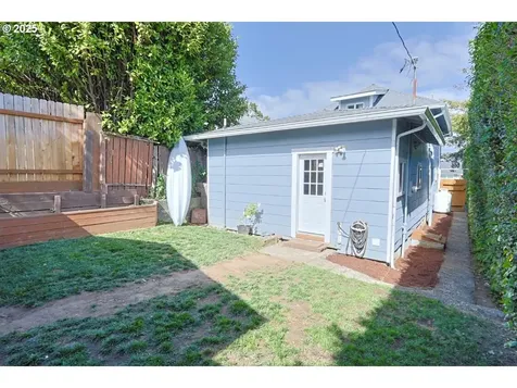 929 S 7th Street Coos Bay OR 97420