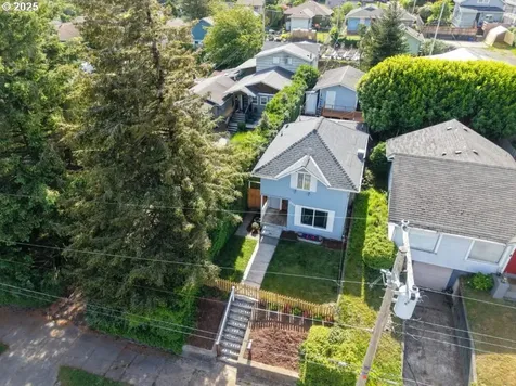 929 S 7th Street Coos Bay OR 97420
