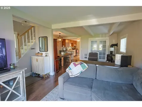 929 S 7th Street Coos Bay OR 97420