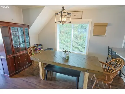 929 S 7th Street Coos Bay OR 97420