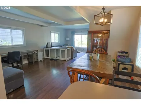 929 S 7th Street Coos Bay OR 97420