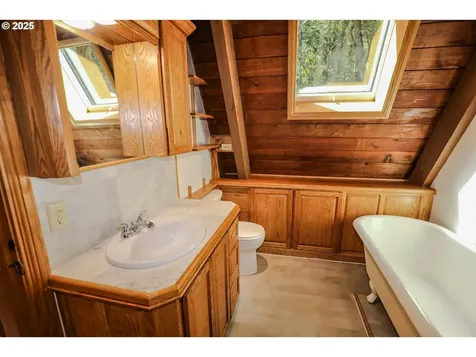 9235 Tyee Road Umpqua OR 97486