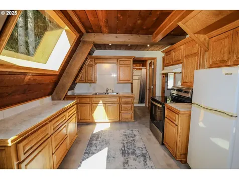 9235 Tyee Road Umpqua OR 97486