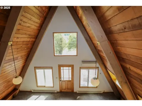 9235 Tyee Road Umpqua OR 97486