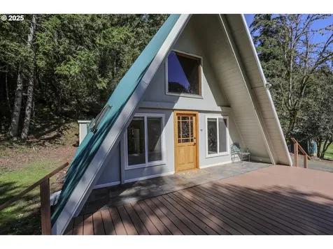 9235 Tyee Road Umpqua OR 97486
