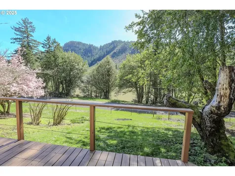 9235 Tyee Road Umpqua OR 97486