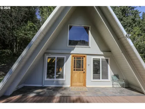 9235 Tyee Road Umpqua OR 97486