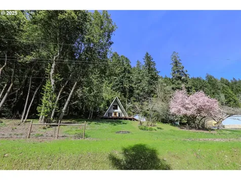 9235 Tyee Road Umpqua OR 97486