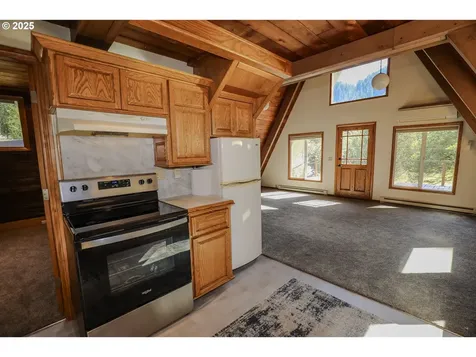 9235 Tyee Road Umpqua OR 97486