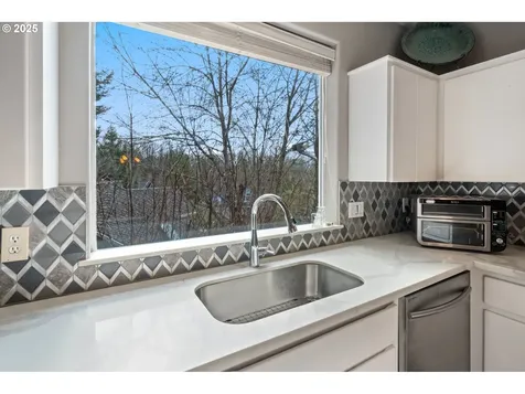 9216 NW Bartholomew Drive Portland OR 97229