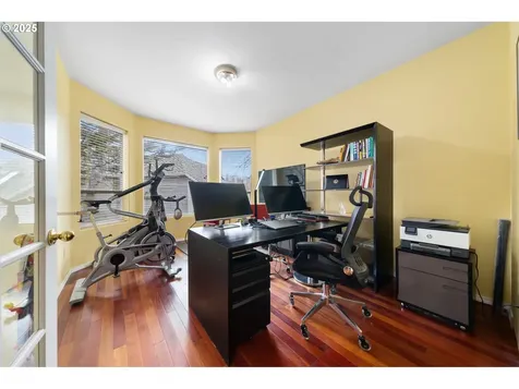 9216 NW Bartholomew Drive Portland OR 97229