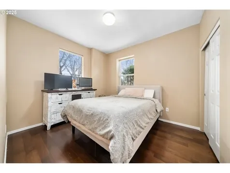 9216 NW Bartholomew Drive Portland OR 97229