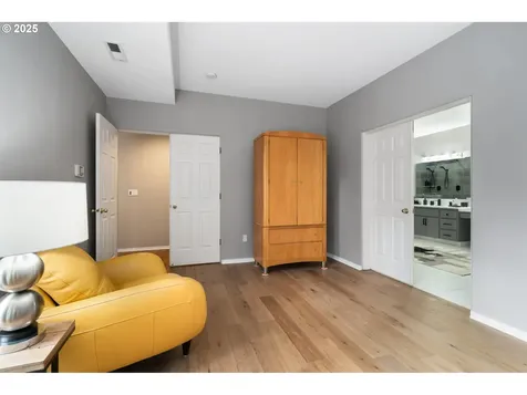 9216 NW Bartholomew Drive Portland OR 97229