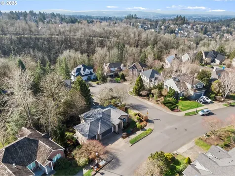 9216 NW Bartholomew Drive Portland OR 97229