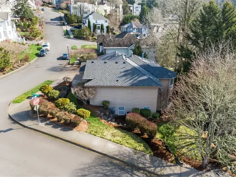 9216 NW Bartholomew Drive Portland OR 97229