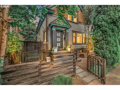 3083 SE Stark Street Portland OR 97214