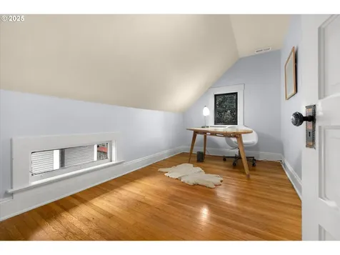 3083 SE Stark Street Portland OR 97214