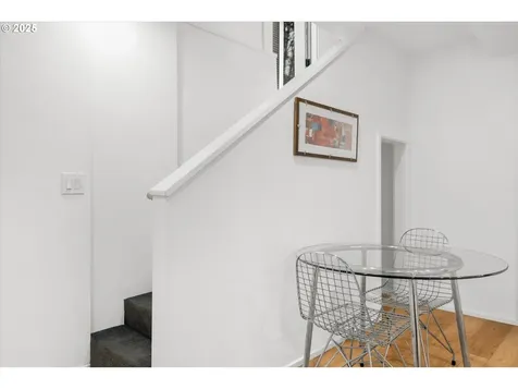3083 SE Stark Street Portland OR 97214
