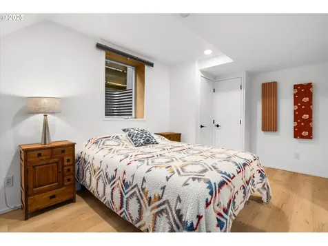 3083 SE Stark Street Portland OR 97214