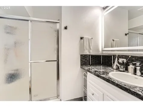 1475 NE Oleander Lane Hillsboro OR 97124
