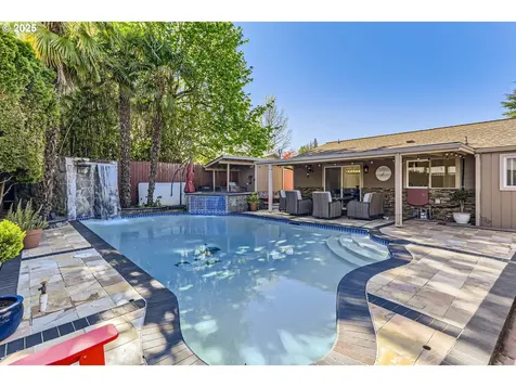 1475 NE Oleander Lane Hillsboro OR 97124