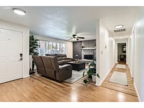 1475 NE Oleander Lane Hillsboro OR 97124