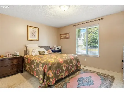 806 NE Nightingale Court Keizer OR 97303