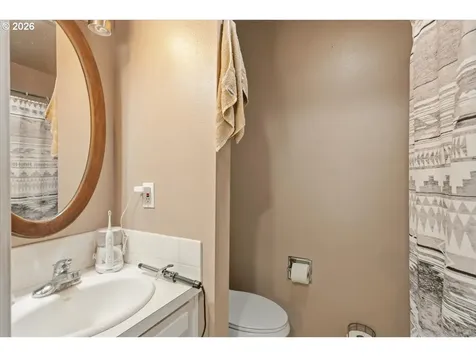 806 NE Nightingale Court Keizer OR 97303