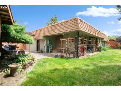 806 NE Nightingale Court Keizer OR 97303