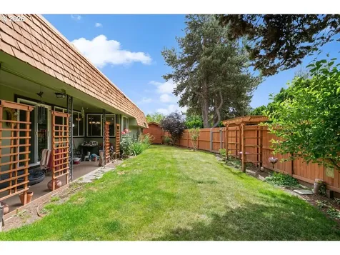 806 NE Nightingale Court Keizer OR 97303